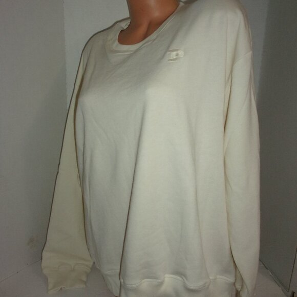 PINK Victoria's Secret Ivory Sweatshirt Embroidered Logo "P" - Picture 1 of 3